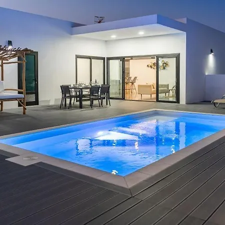 Santiago Villa *